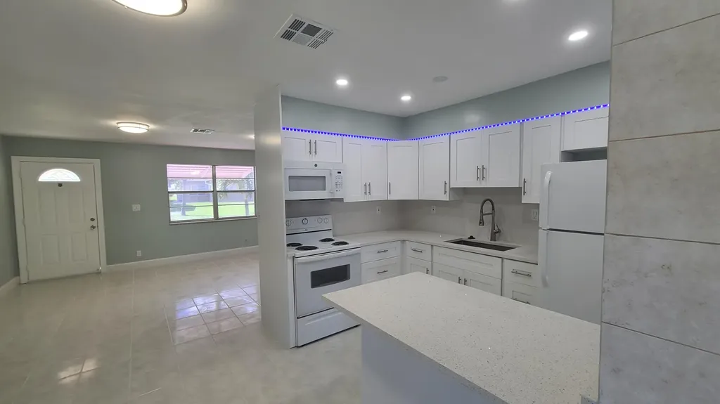 2802 Crown Court Delray Beach FL 33445