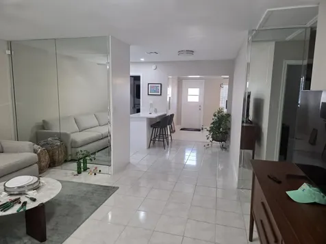2802 Crown Court Delray Beach FL 33445