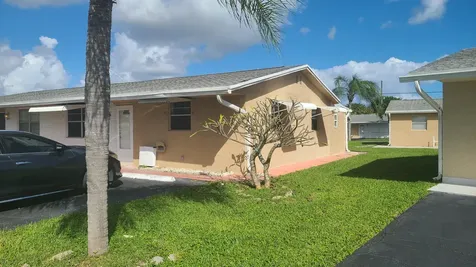 2802 Crown Court Delray Beach FL 33445