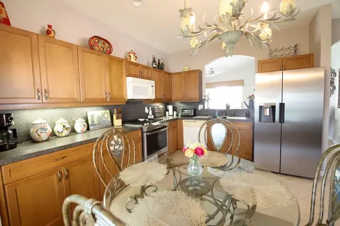324 Nw Breezy Point Loop Port Saint Lucie FL 34986