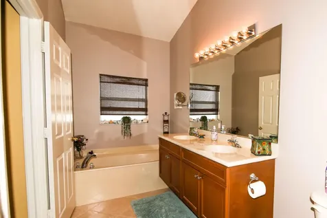 324 Nw Breezy Point Loop Port Saint Lucie FL 34986