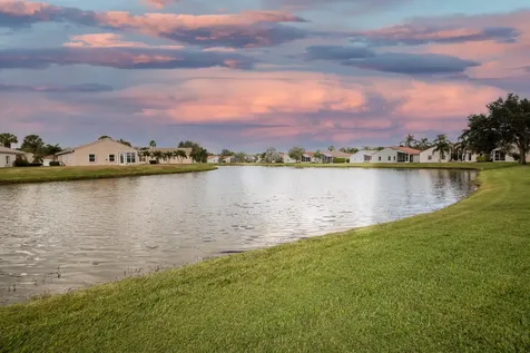 324 Nw Breezy Point Loop Port Saint Lucie FL 34986