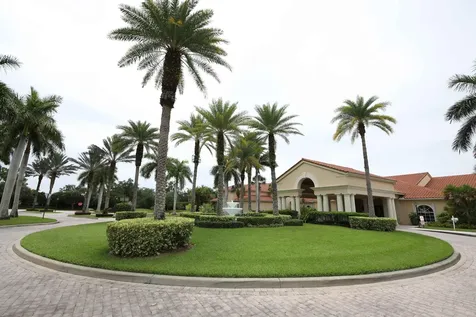 324 Nw Breezy Point Loop Port Saint Lucie FL 34986