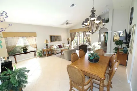 324 Nw Breezy Point Loop Port Saint Lucie FL 34986