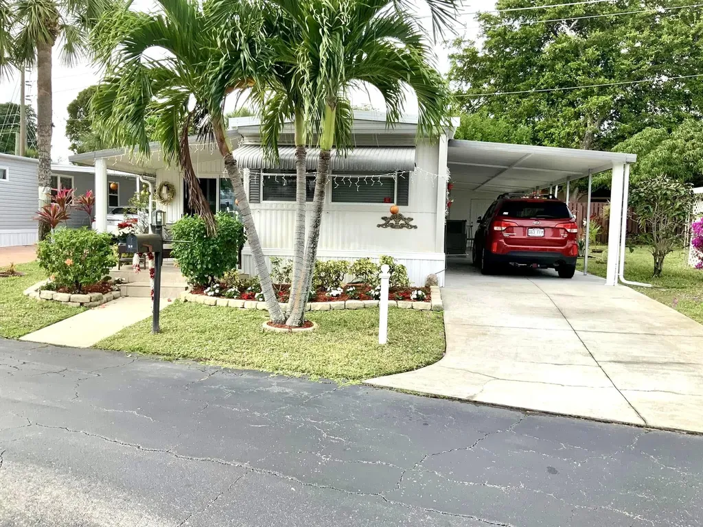 507 Alamanda Lane Deerfield Beach FL 33442
