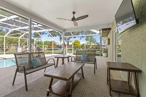 762 SE River Lane Port Saint Lucie FL 34983