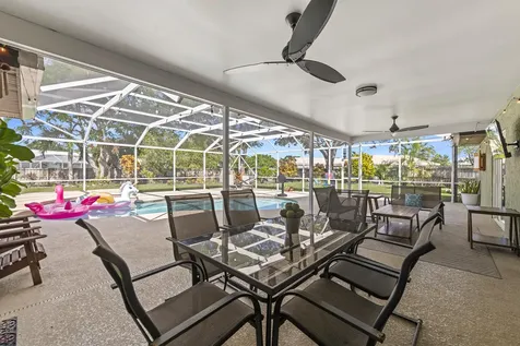 762 SE River Lane Port Saint Lucie FL 34983