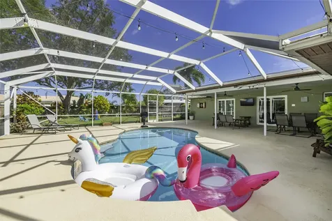 762 SE River Lane Port Saint Lucie FL 34983