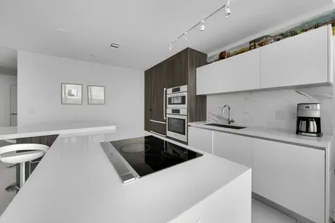 851 Ne 1st Avenue Miami FL 33132