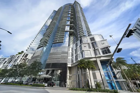 851 Ne 1st Avenue Miami FL 33132