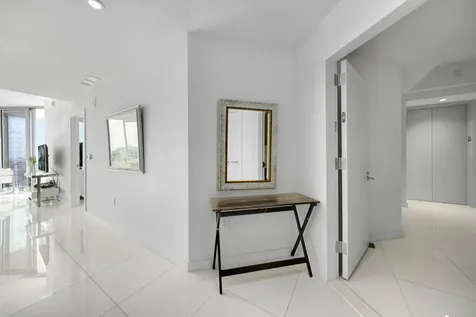 851 Ne 1st Avenue Miami FL 33132