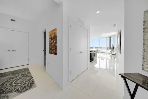 851 Ne 1st Avenue Miami FL 33132