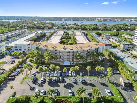 3605 S Ocean Boulevard South Palm Beach FL 33480