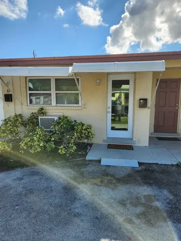 65 W 34th Street Riviera Beach FL 33404