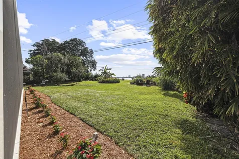 1538 39th Street West Palm Beach FL 33407