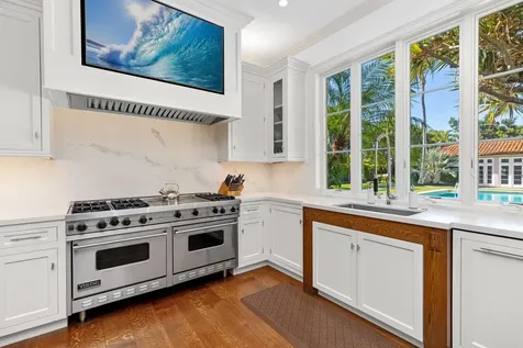 115 Via La Selva Palm Beach FL 33480