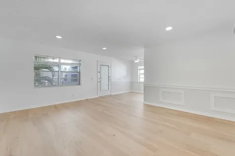 332 Flanders G Delray Beach FL 33484