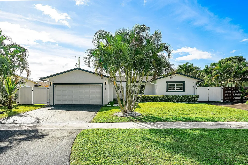 124 Oregon Lane Boca Raton FL 33487