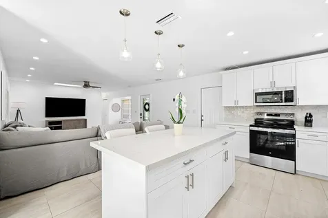 124 Oregon Lane Boca Raton FL 33487