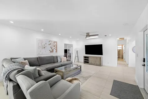 124 Oregon Lane Boca Raton FL 33487