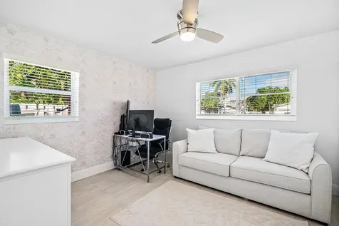 124 Oregon Lane Boca Raton FL 33487