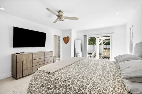 124 Oregon Lane Boca Raton FL 33487