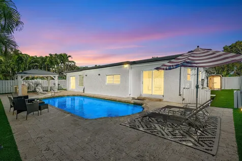 124 Oregon Lane Boca Raton FL 33487