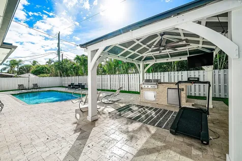 124 Oregon Lane Boca Raton FL 33487