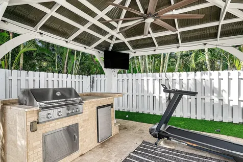 124 Oregon Lane Boca Raton FL 33487