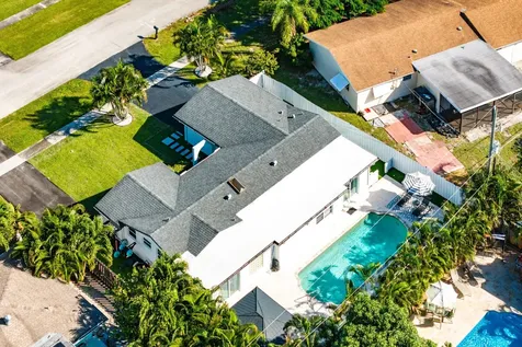 124 Oregon Lane Boca Raton FL 33487