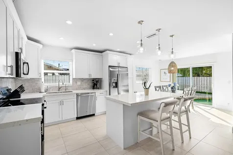 124 Oregon Lane Boca Raton FL 33487