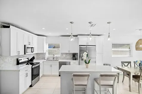 124 Oregon Lane Boca Raton FL 33487