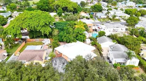 819 Colonial Road West Palm Beach FL 33405
