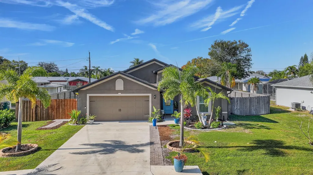452 Se Asbury Lane Port Saint Lucie FL 34983
