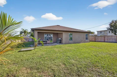 452 Se Asbury Lane Port Saint Lucie FL 34983