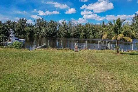 3285 Sw Porpoise Circle Stuart FL 34997