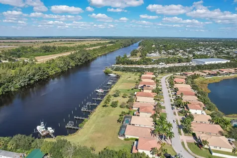 3285 Sw Porpoise Circle Stuart FL 34997
