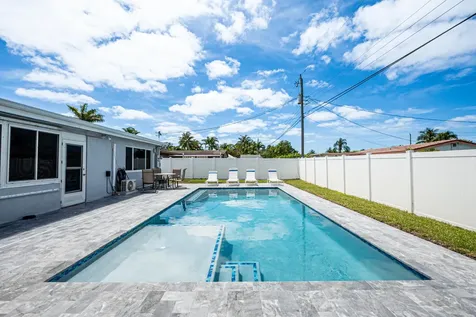 137 Nw 7th Street Boca Raton FL 33432