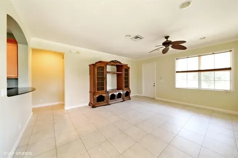 135 Evergrene Parkway Palm Beach Gardens FL 33410