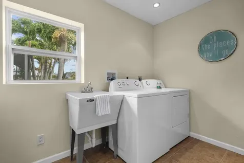 991 SE Walters Terrace Port Saint Lucie FL 34983