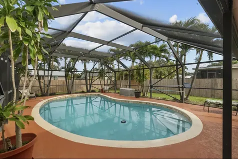 991 SE Walters Terrace Port Saint Lucie FL 34983