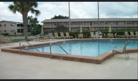 11 Golfs Edge West Palm Beach FL 33417