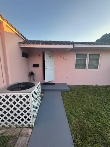 1600 Van Buren Street Hollywood FL 33020