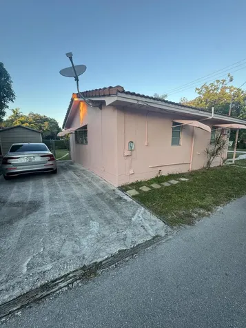 1600 Van Buren Street Hollywood FL 33020