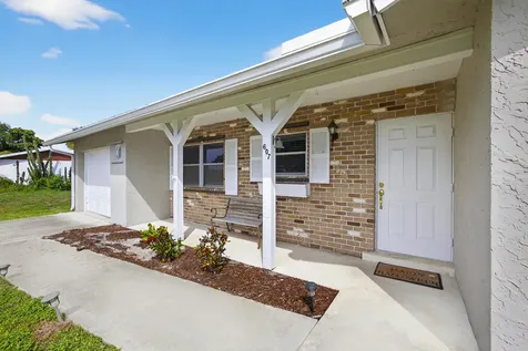607 SE Forgal Street Port Saint Lucie FL 34983