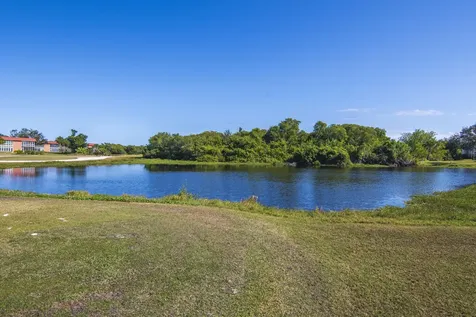 68 Royal Oak Court Vero Beach FL 32962