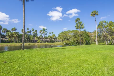 68 Royal Oak Court Vero Beach FL 32962