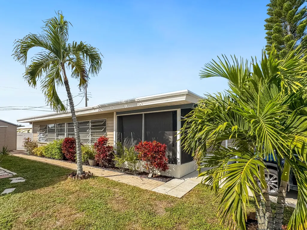 14553 Elmhurst Drive Delray Beach FL 33445