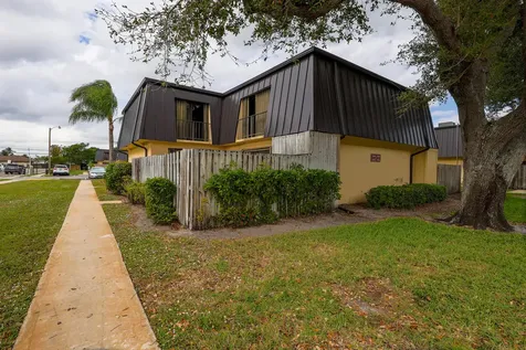 2464 Waterside Drive Lake Worth FL 33461