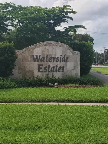 2464 Waterside Drive Lake Worth FL 33461